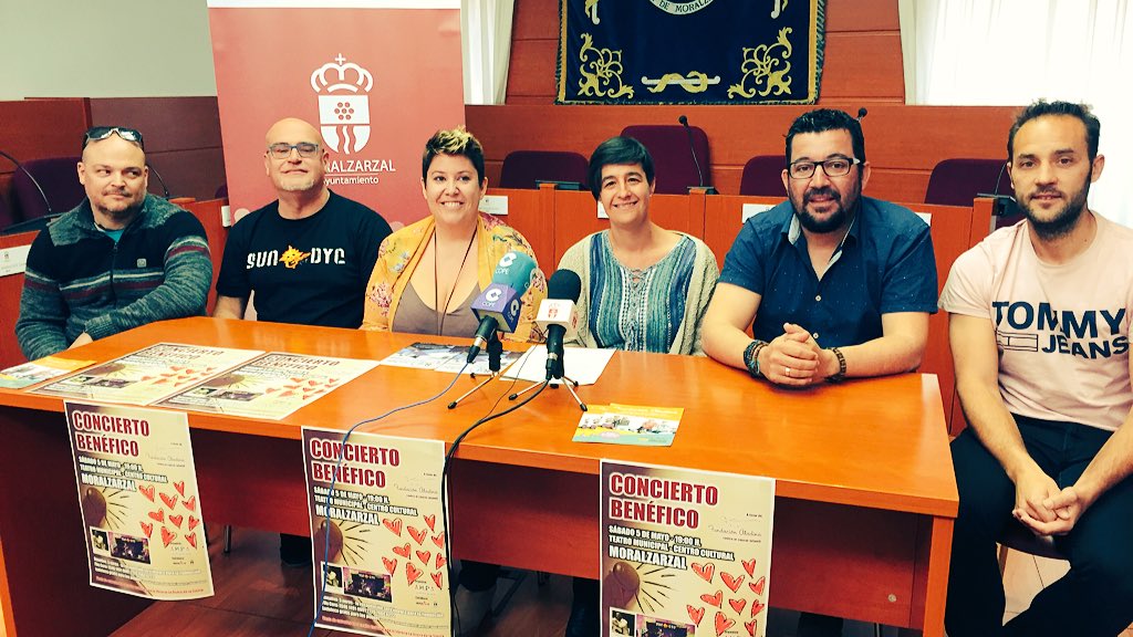 Ahora mismo, presentación del Concierto Solidario organizado por el AMPA del cole San Miguel Arcángel de #Moralzarzal a favor de la <a href="/FundAladina/">Fundación Aladina</a>. sábado 5 de mayo a las 7 pm con SunDyc y <a href="/Chechusinmass/">Chechu Sin Mas</a>. Patrocinan <a href="/PatatasMontana/">Patatas La Montaña</a> y <a href="/RuibaMedia/">Ruiba Media S.L.U.</a>