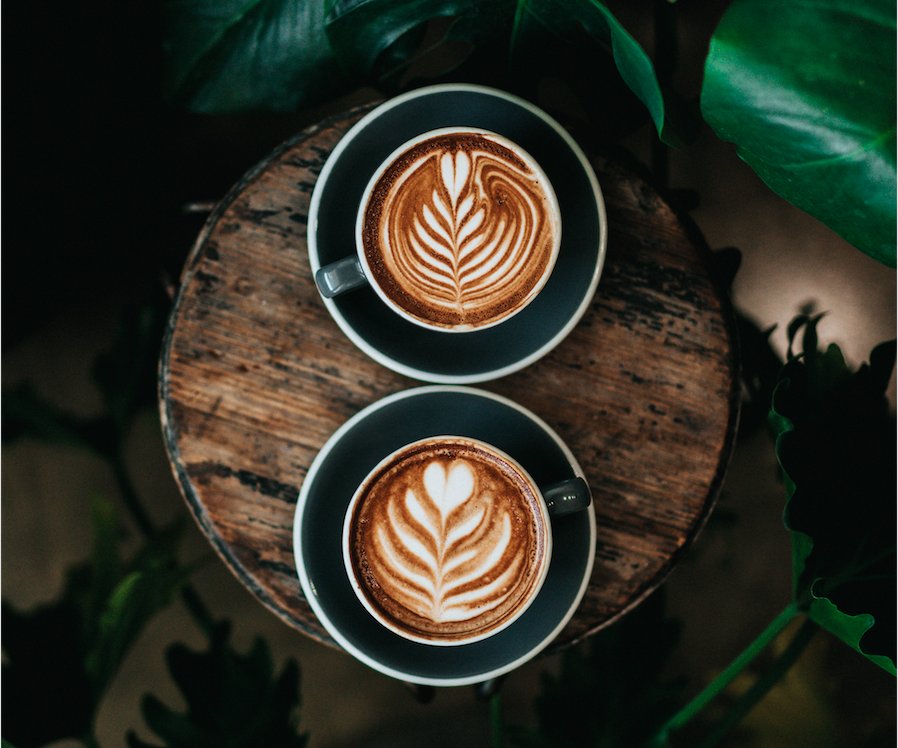 La creativitat en forma de llet cremosa abocada des de la gerra o dibuixada sobre l'escuma es diu Latte Art. Nosaltres formem als nostres baristes perquè ho dominin! #barista #baristalife #baristagram #coffeelove #decodingcoffee #cafescornella #cafe #coffee #cafelife