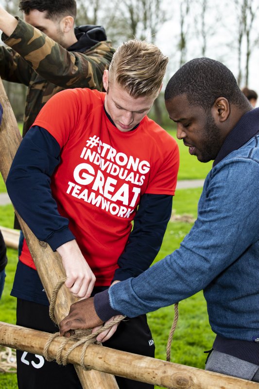 TriFinanceNL's tweet photo. Onze consultants spenderen hun meeste tijd bij de opdrachtgever en dat is altijd 'n goed excuus voor 'n teamuitje. Dus ging T&amp;S Amsterdam afgelopen weekend naar Kameryck voor 'n dagje bruggen bouwen, breinbrekers, boksles en vooral heel veel gezelligheid. #typischtrifinance https://t.co/8QZmodPveK