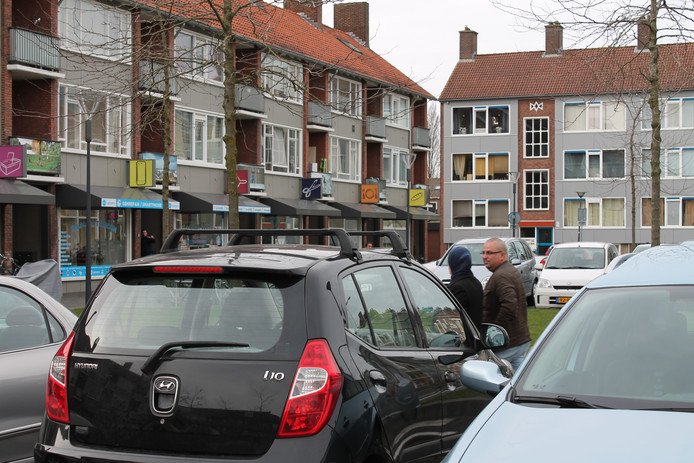 Lector Urban Intelligence, Paul vd Coevering <a href="/coeveringP/">Paul v/d Coevering</a> , pleit voor bewustwording in autostad Breda.
bndestem.nl/breda/vechten-…