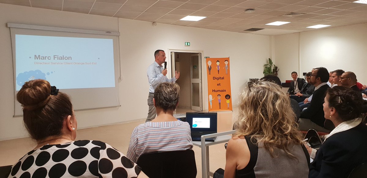 jycayuela's tweet photo. #Roadshow lancé sur Nice Besset #SCOSE #orangesudest @OrangePACA @marcfialon a la rencontre des salaries avec son CODIR @JBissey @FrancoisGouraud https://t.co/ItoA0YSN5y