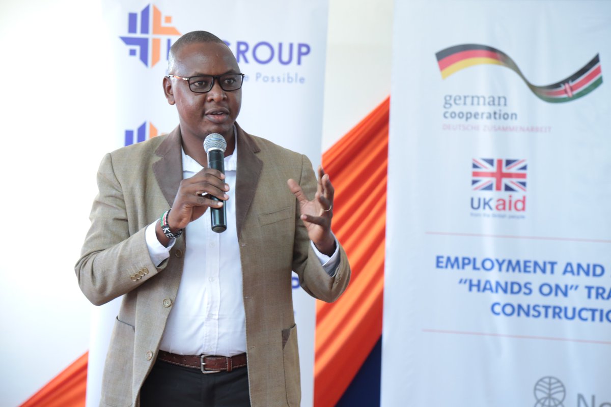 hfcbkenya's tweet photo. Believe in yourself as you enter the job market or start your business. As you aim higher, believe that you can make it. Establish networks because your networks determine your net worth- Jeremiah Murimi, Mp's office manager, Lamu West #Armyof1MillionArtisans https://t.co/oEgtbPoF1v