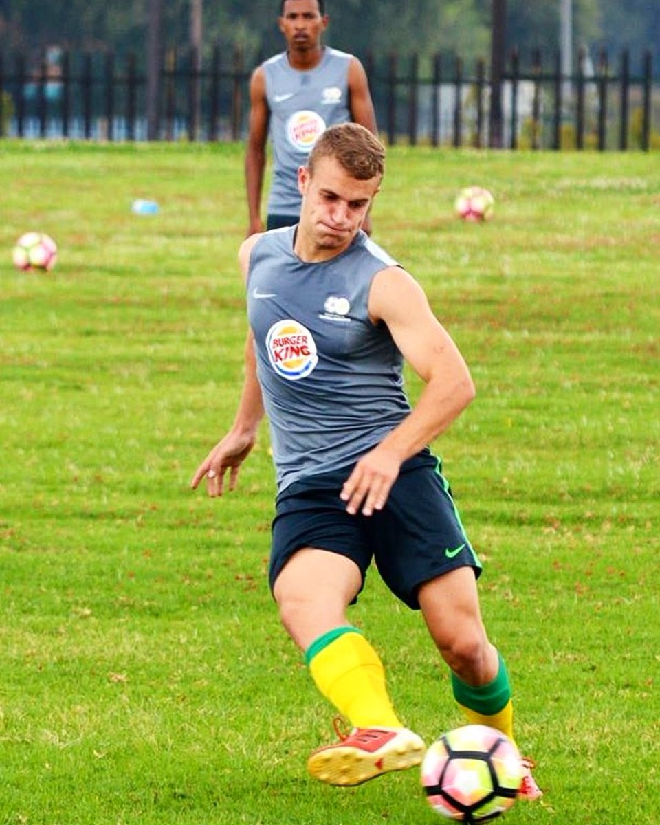 Mede8Sports's tweet photo. Roberto Fragale in action with the Amajita squad in preparation for Afcon Qualifiers ⚽️

#SAu20 #amajita #squad #senong #caf2019 #football #soccer #talent #fragale #mede8sports https://t.co/1ukPCF7gTs