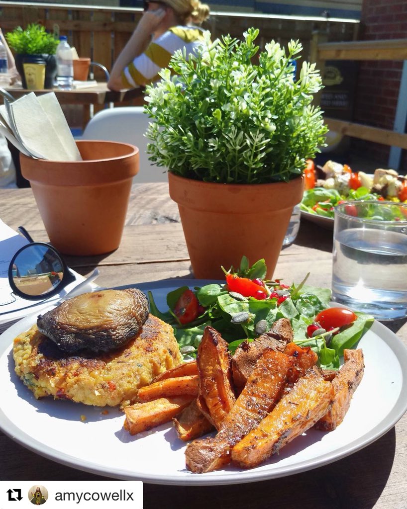 #Repost <a href="/amycowellx/">amycowell</a> 

Chickpea burger topped with a mushroom - served with sweet potato fries and salad 🐻🌳 (Also served in a bun) 

#Repost #Chickpea #Mushroom #Burger #Heaton #Heatonroad #Newcastle #Healthy #Cleaneating