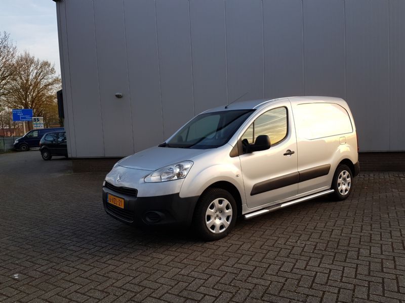 Mijnten01's tweet photo. Peugeot Partner - € 7750,-
https://t.co/QsH0B6dcgB https://t.co/RcCKibJ8rv