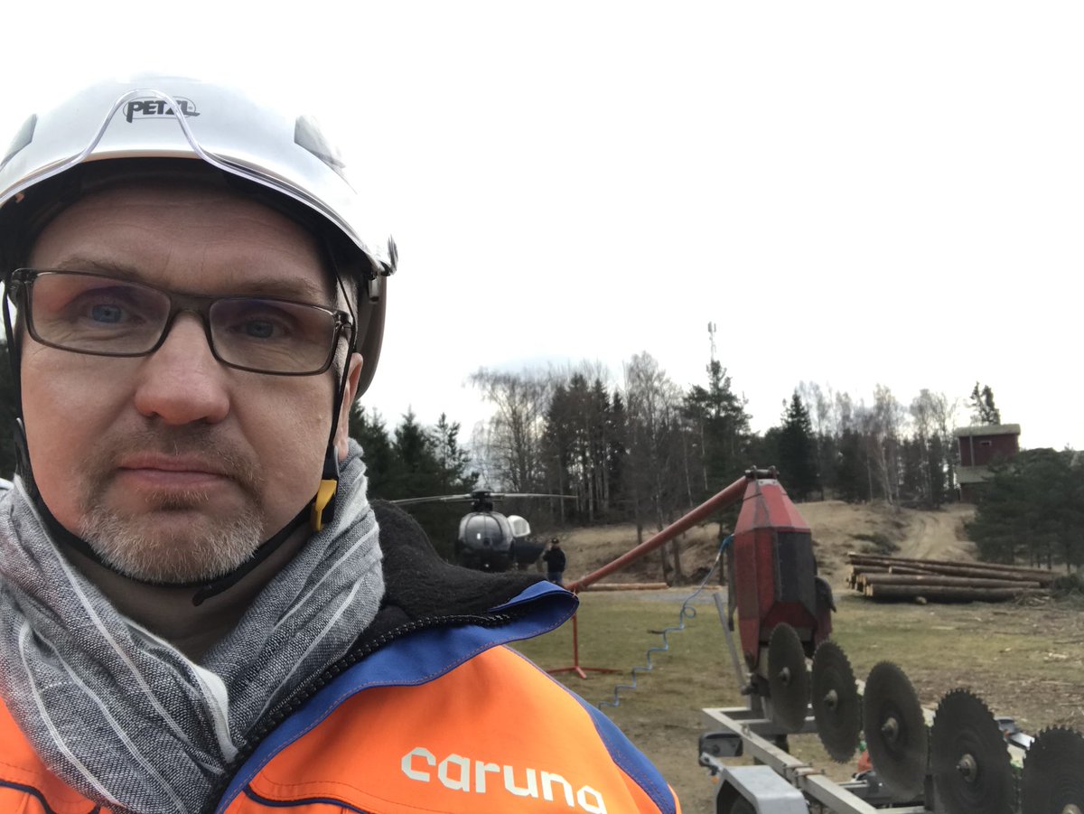 strom_jarmo's tweet photo. Helikopterisahaus alkamassa #Caruna # raivaus #helikopteri #hyvää energiaa #myskyvalmius https://t.co/ai0fUL06T8