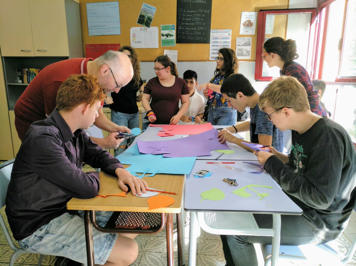 acidH_IL's tweet photo. Experiencia d' #intercanvi de #bonespràctiques educatives en el marc del #projecteErasmus. Participem #escoladevidamontserrat acidH com anfitrions amb escoles d'Alemanya, Itàlia i Gal.les. #studentsExchange #innovació #gentleTeaching #Europa #ProjectesPedagògics https://t.co/NWdypbuM2c