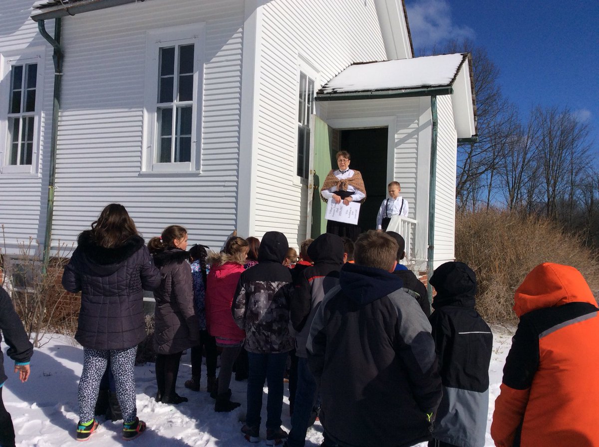 lrabenhorst12's tweet photo. A little snow never stops Third Grade Students learning what school was like back in 1906 in an One Room School House. https://t.co/hFNSMXqRGd