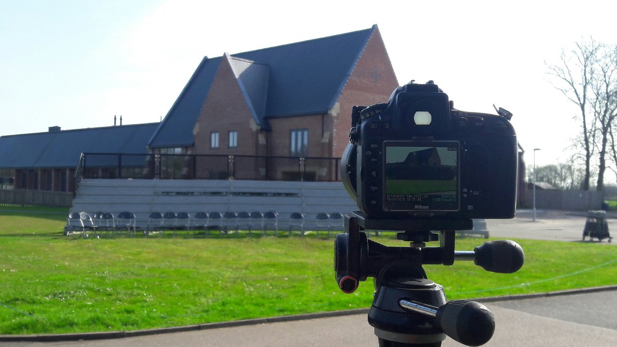 TempestKyleRig's tweet photo. Many thanks to Mrs Nightingale at @RatcliffeColl for helping us sail through this morning..

That's the @RColPrepSchool Whole School Photograph done for 2018 ☉😋📸

#LookingGoodWithTempest 
#behindthescenesshot https://t.co/gfD2arPMFm