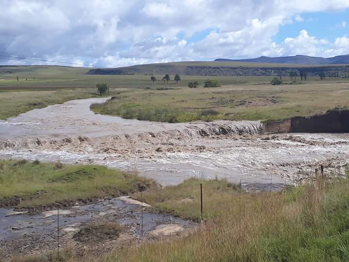 ReenvalSA's tweet photo. Ons reën gister op #Indwe in die #Ooskaap was toe 10mm gewees.89mm sover vir April 2018. Abel Gouws @SAWeatherServic @venter_annette @Dispatch_DD @TheCitizen_News @AfricaWeather_ @debeer_anika https://t.co/HzCV7gytb3