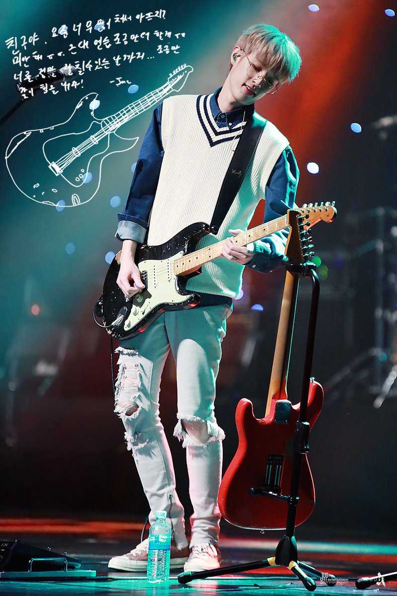 day6official's tweet photo. DAY6 내 악기를 소개합니다🎵 #6
BONUS CUT_Jae

#DAY6 #Jae https://t.co/ng20dLMbzH