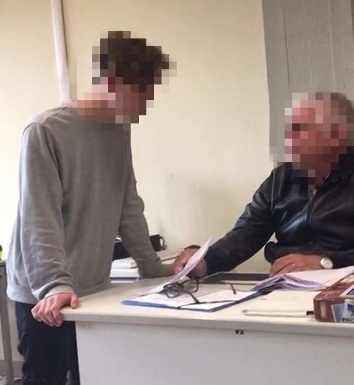 #Lucca Prof minacciato dai #bulli a #scuola: “Inginocchiati”. Ora indaga #polizia bit.ly/2H84Euq