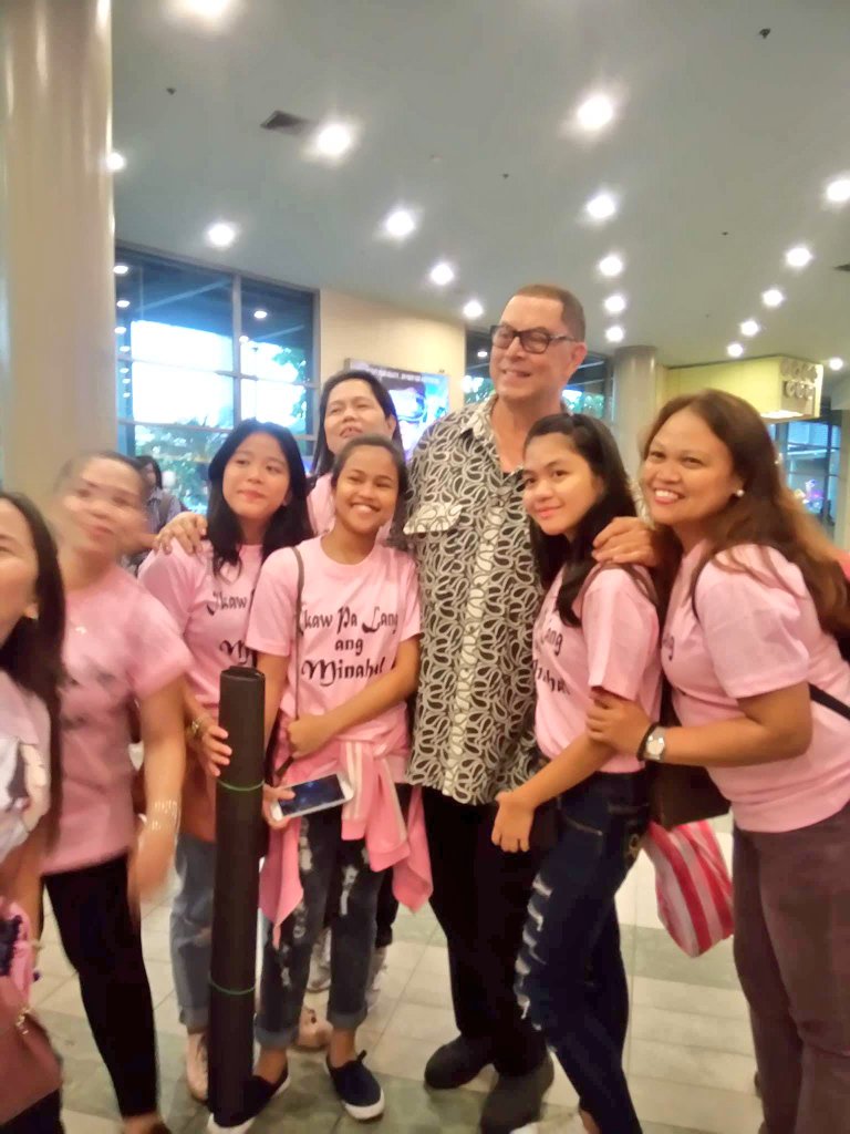 InayMary_FF's tweet photo. Juniors with Mr. James Cooper. 😊
#ikawPalangAngMinahal #SagipPelikula #ABSCBNFilmRestoration #AdelaSevillaisback #MaricelSoriano #CinemaClassics https://t.co/1YuNqNlDfT