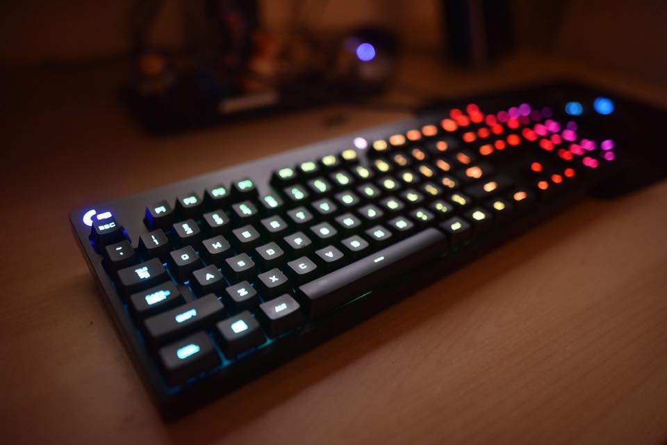 LogitechID's tweet photo. Mau menambah efek lighting di keyboard gaming RGB kamu? Cek di sini : https://t.co/OrXzuadMBS #PlayAdvanced https://t.co/32d2GZ16K0