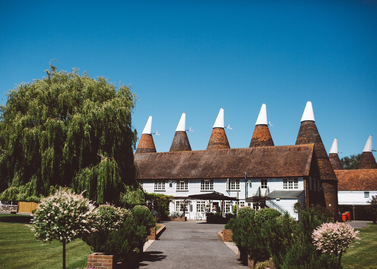 Hopfarm's tweet photo. Today is World Heritage Day. We are proud to be part of Kent's iconic, historic landscape and remain in the fond memories of those who spent their summers in bygone years hop-picking here. #WorldHeritageDay #hopfarm #whitbread #hoppickers @BBCRADIOKENT @bbcsoutheast @VisitKent https://t.co/w66LIRbFcR