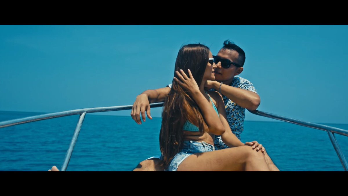 AllezgoProd's tweet photo. The #BRANDNEW @blexmusic "Esos Besos" 🎶 will be out on friday 🔝 Check out the #videoclip in #exclu #today ▶https://t.co/iAgdvFa7Fw◀
#latino #NewMusic #sensual #Reggaeton #summeriscoming #Columbia #Ecuador #confession #reggaetonmusic #besos #outsoon #single #latina #besos https://t.co/DgjxpNUkmQ