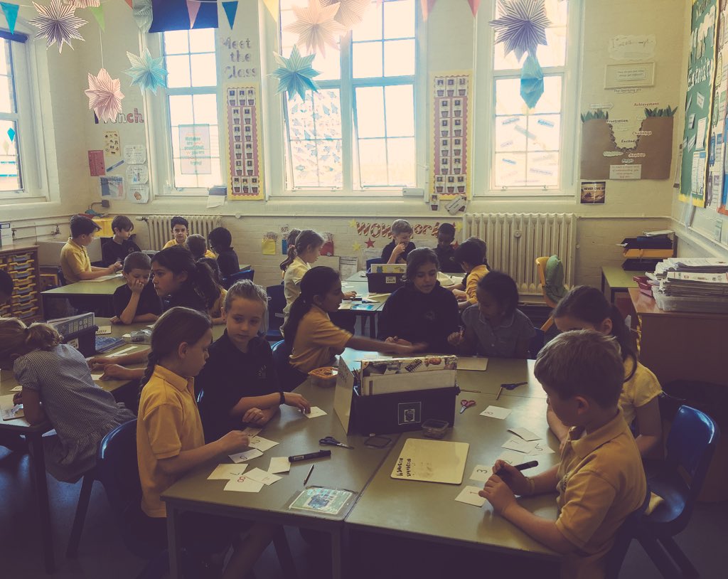 BelmontSchoolW4's tweet photo. Year 3 and 4 working together to problem solve. #problemsolvingweek #twinning #sharingourskills #teamwork https://t.co/LEzraIVITf