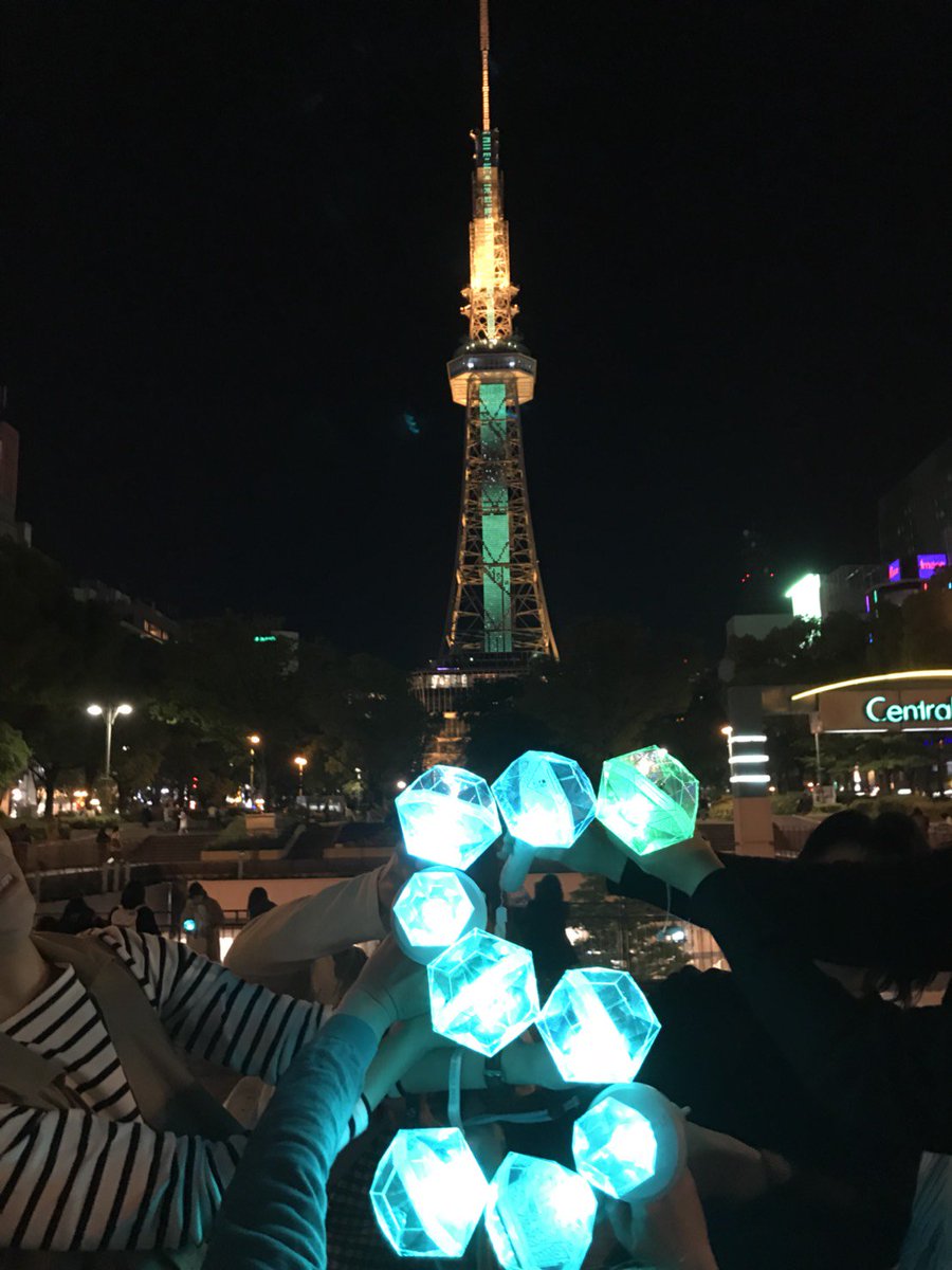 Shineeカラーに輝く5都市のタワー Shineeカラーに輝く5都市のタワー
