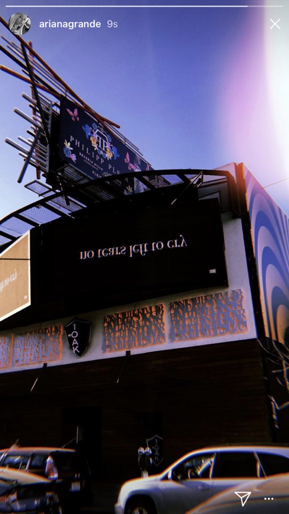 Kingg_Grande's tweet photo. OMG I CANT BREATHE😭😭😭😭😭😭😭💧😭💧💧💧💧 https://t.co/UopTseRXdB