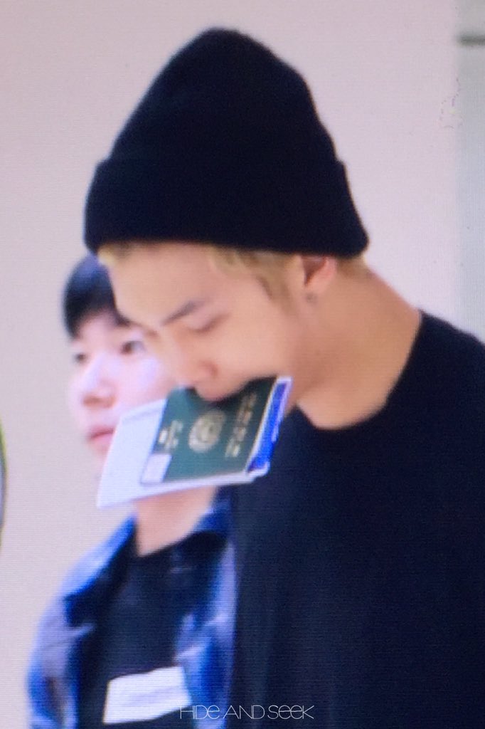 qiqiugg's tweet image. อายุน้อย ร้อยพาสปอร์ต #จงอธิบายเมนตัวเองให้ฮาที่สุด