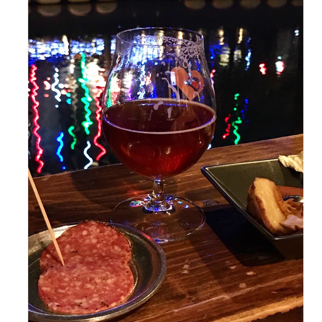 tokyofoodfile's tweet photo. Some suds. And snacks. And reflections on a Yokohama soapland.
#craftbeer #minoh #bitter #nicebrew #yokohama #reflections #soapland #noge
#ใฏใฉใใใใผใซ #็ฎ้ข #ใใฟใผ #่ฏใใใผใซ #ๆจชๆต #้ๆฏ #ใฝใผใใฉใณใ
https://t.co/pN6N8eIX4Z https://t.co/z7OFWEHHVJ
