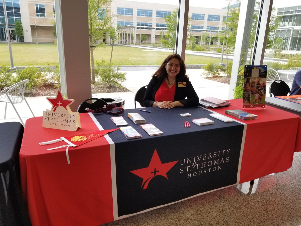 USTSaraJohnson's tweet image. Happy Wednesday @LSCCyFair ! Come stop by the CASE building until 1pm to talk about #TransferScholarships and #PTKScholarship ! #Transfer2UST #USTHouston #Smiles4Everyone