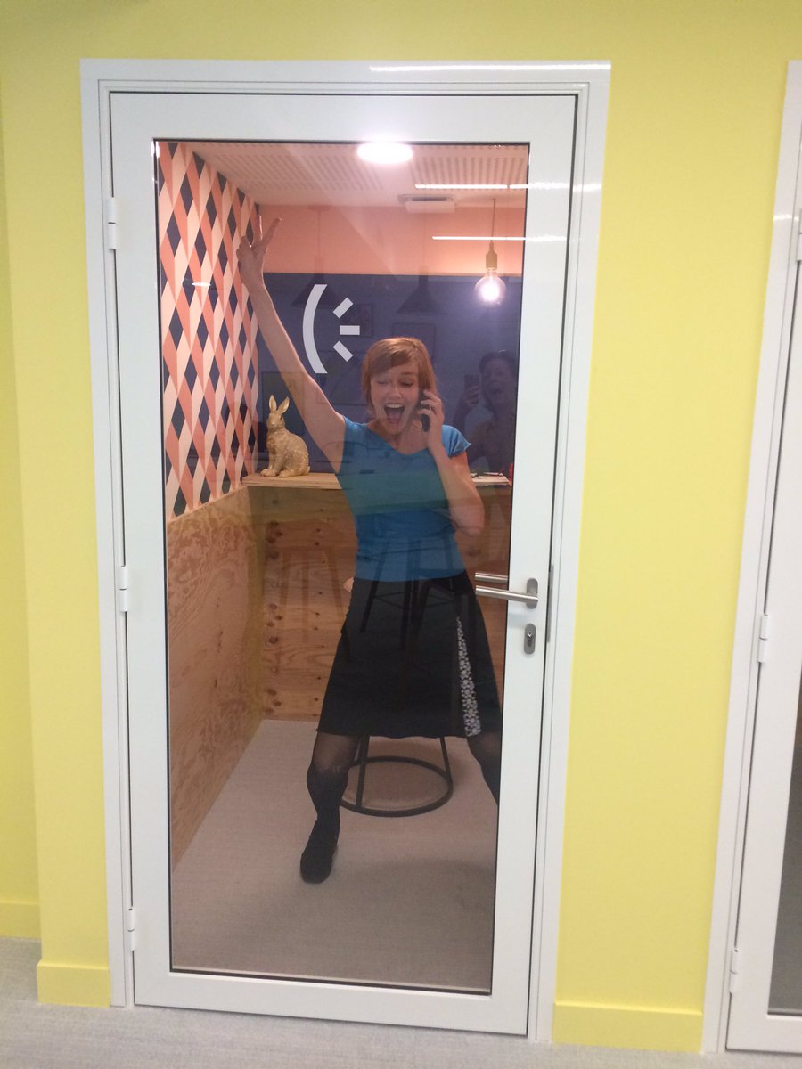 Quand un résident décroche un contrat ça donne ça @Nextdoor_fr