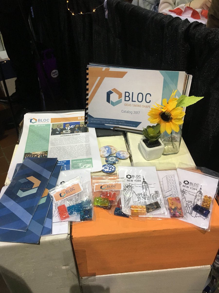 vei_BLOC's tweet photo. PSA: Bloc has some sweet giveaways ;) Come to Booth 13 to see what you can get! #2018YBS #sphsbloc #veinternational https://t.co/WIQvO7zmm6