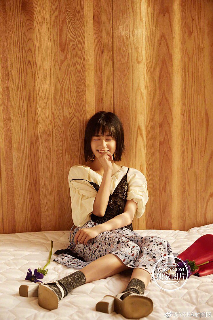 치아문단순적소미호.신 유성화원 심월 화보 사진. 과연 심월은 카더라 대로 칠월과 안생 드라마판 안생 역을 맡을 것인가 궁금!!পোস্ট অনু...