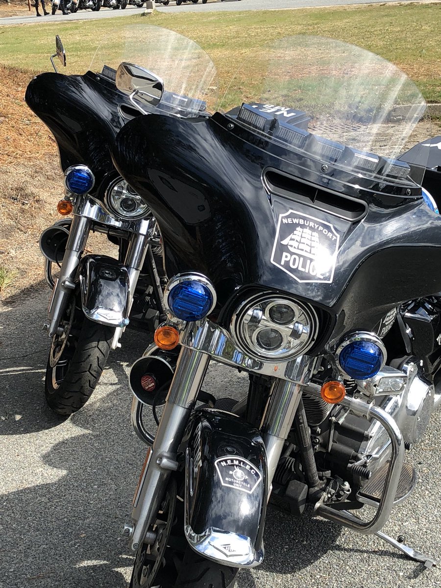 ChiefSimonsNPD's tweet photo. #NbptPD Motor Unit and Honor Guard preparing to honor @yarmouthpolice K-9 Officer Sean Gannon. Thank you for your service sir. #RestInPeace https://t.co/M6DLcCCdgD