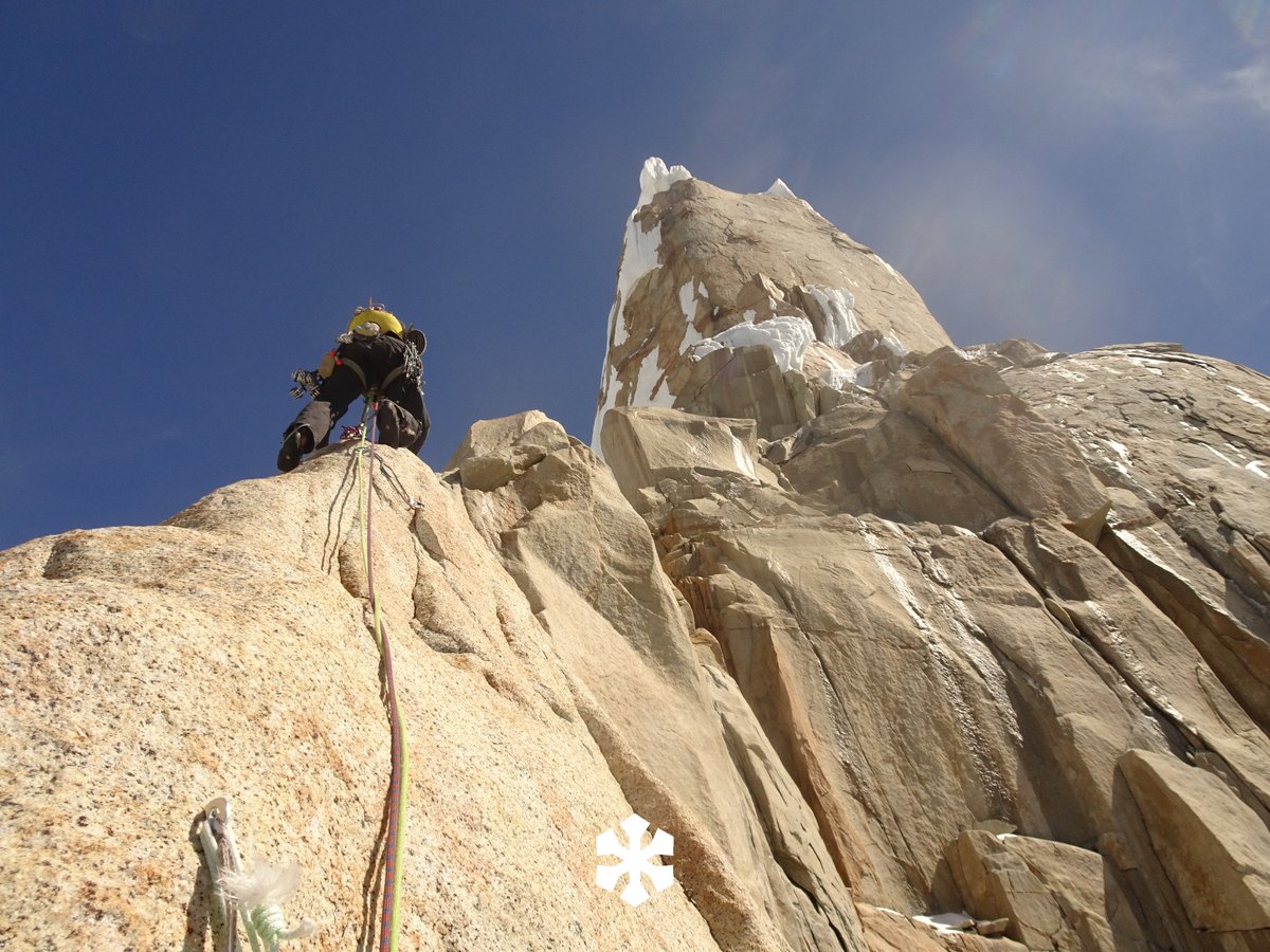 LepauInfo's tweet photo. Cerro Torre.
Santa Cruz, Argentina.
.
.
.
#lepau #merinowool #mountainequipment #serie8000 #elchalten #cerrotorre #santacruz #argentina #baselayer #mountain https://t.co/nGqYbyqasH