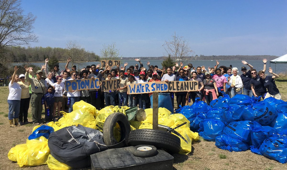 fergusonoutdoor's tweet photo. The numbers are still coming in, but so far this month, nearly 2,000 volunteers removed more than 104,000 pounds of trash at #PotomacCleanup events in VA, MD, and DC! https://t.co/le6DtBmO4N @anacostiaws @LoveRockCreek @TheNationsRiver @DOEE_DC https://t.co/kbiAvN1Fhg