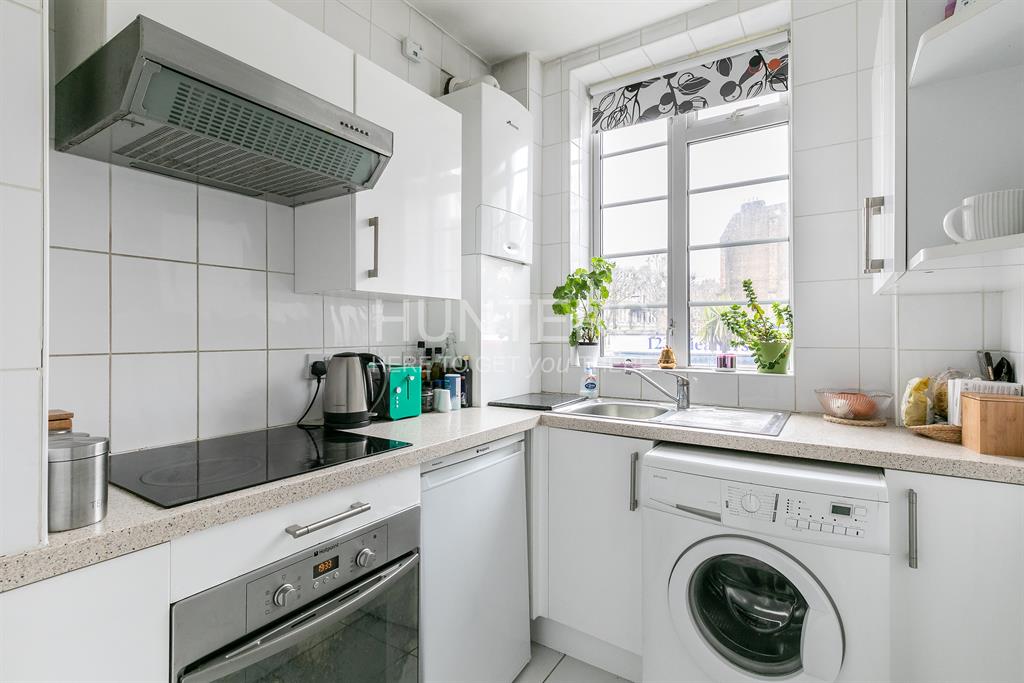 HuntersW9's tweet photo. A well presented #2doublebedroom  purpose built flat located in the heart of #MaidaVale and #WarwickAvenue #BakerlooLine

Available: 02.06.18
Give us a call today on 02074314777 to register your interest.
Alternatively, send us an email westhampsteadlettings@hunters.com https://t.co/cJ1Mn5hdsX