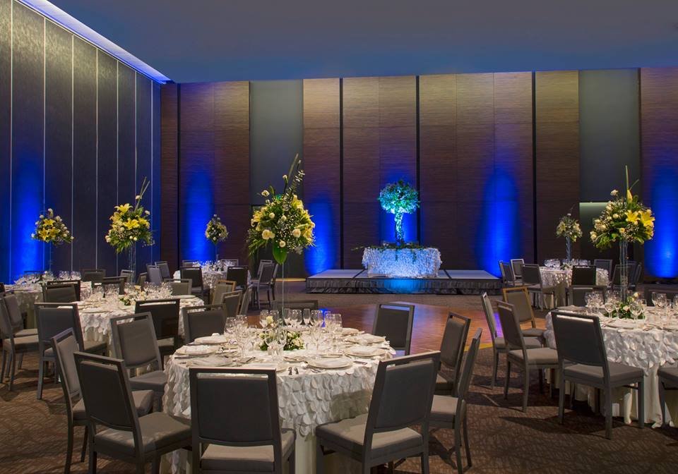 En <a href="/WestinSantaFe/">The Westin Santa Fe</a> , tienen el compromiso de ayudarte a que te sientas de la mejor manera el día de tu boda