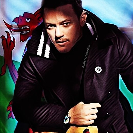 iamlukeevansfan's tweet photo. Happy #welshwednesday to all!

#lukeevans #luketeer #luketeers #lukeevansfan #lukeevansfans #editbyme #myedit #cymru #cymruambyth https://t.co/jN9sOUJyG7