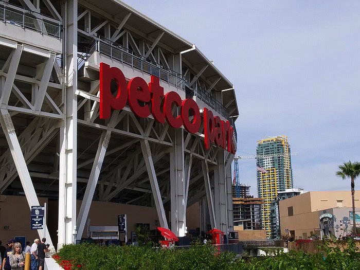 magicmind360's tweet image. Such a fun time at #padres game on Sunday! And what a crowd! 

#baseball #mlb #padres #summer #sports #sandiego