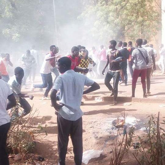 WafaNiger's tweet photo. L’UAM PRISE EN OTAGE PAR LES GENDARMES
Après les violents affrontements entre étudiants et agents de force de l'ordre ce matin à l'université de Niamey, des sources dignes de foi nous ont appris que plusieurs étudiants sont accusé à l'hôpital...
La suite sur notre page Facebook. https://t.co/SE38m1EQud