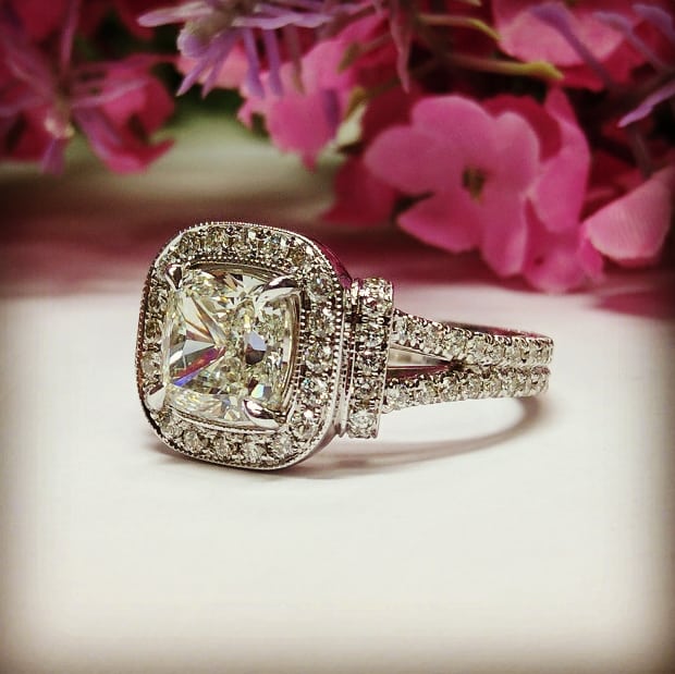 MDCDiamonds's tweet photo. Cushion Cut Diamond Halo Engagement Ring Double Split Pave Band 

https://t.co/BqRKNMAkni

#diamondsnewyork #halo #cushiondiamond #splitband #milligrain #doublehalo #engagementring #anniversaryring #shesaidyes #allyouneedislove #uprong #mdcdiamondsnewyork #vintageinspired https://t.co/ilC44BD8b8