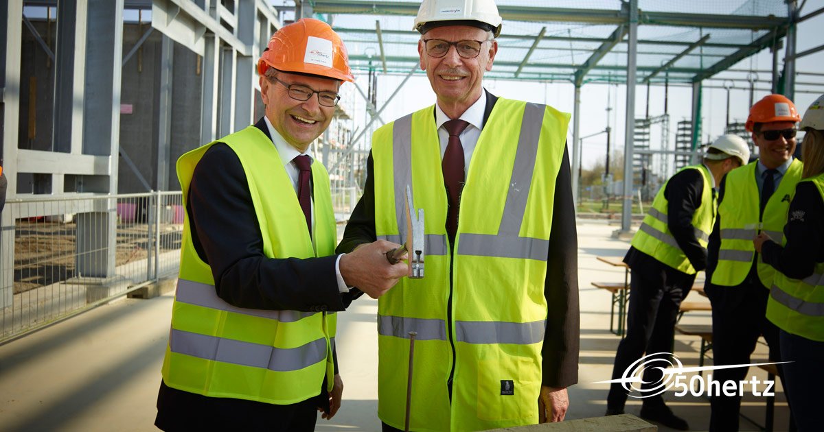 50Hertzcom's tweet image. Next milestone for German-Danish #Interconnector project #CombinedGridSolution/#KriegersFlak of #50Hertz &amp;amp; @EnerginetDK: Roofing ceremony for building of @ABBelec-back-to-back converter in #Bentwisch near #Rostock. #offshore #balticsea #renewableenergy