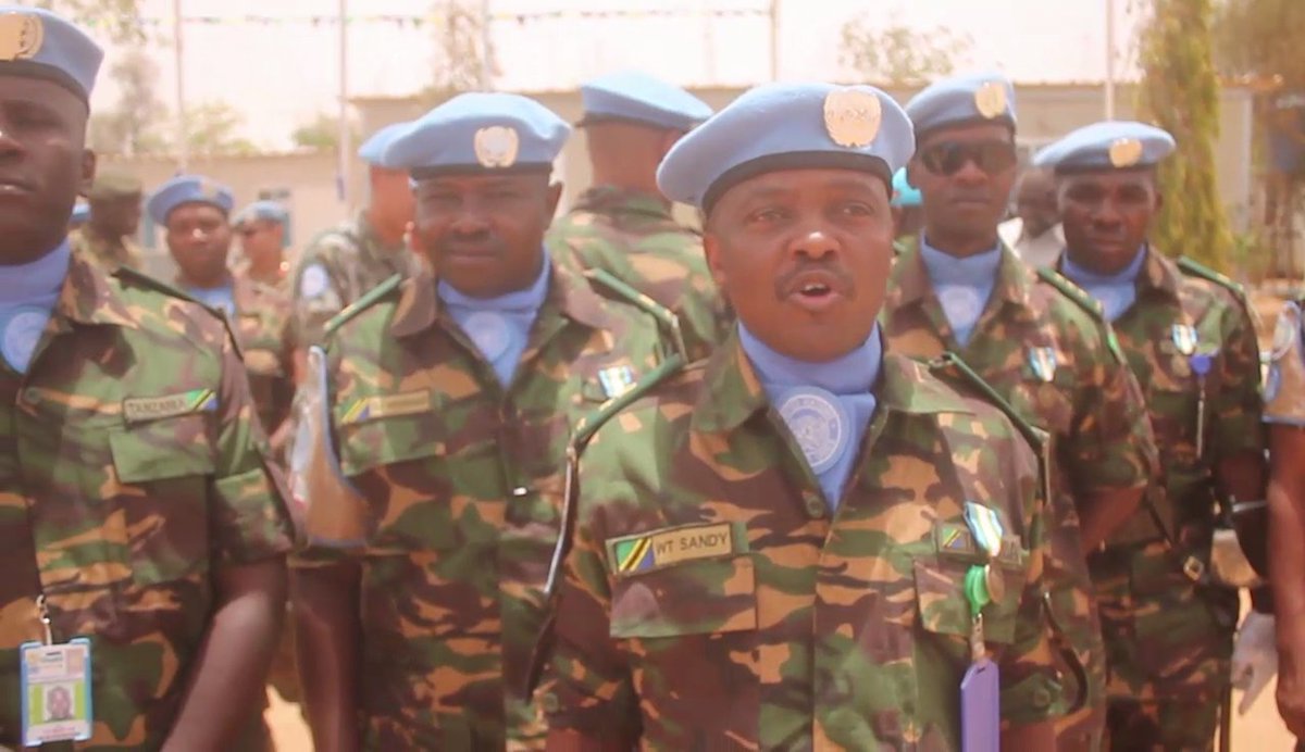 CoolBunduki's tweet photo. #Habari:Askari na maofisa wa Jeshi la Ulinzi la Wananchi wa Tanzania (JWTZ) wanaoshiriki ulinzi wa amani nchini Sudan wametunukiwa nishani ya umoja wa mataifa na kutakiwa kulinda heshima na sifa nzuri ya jeshi hilo kitaifa na kimataifa . https://t.co/OAr8i6Mdy3
