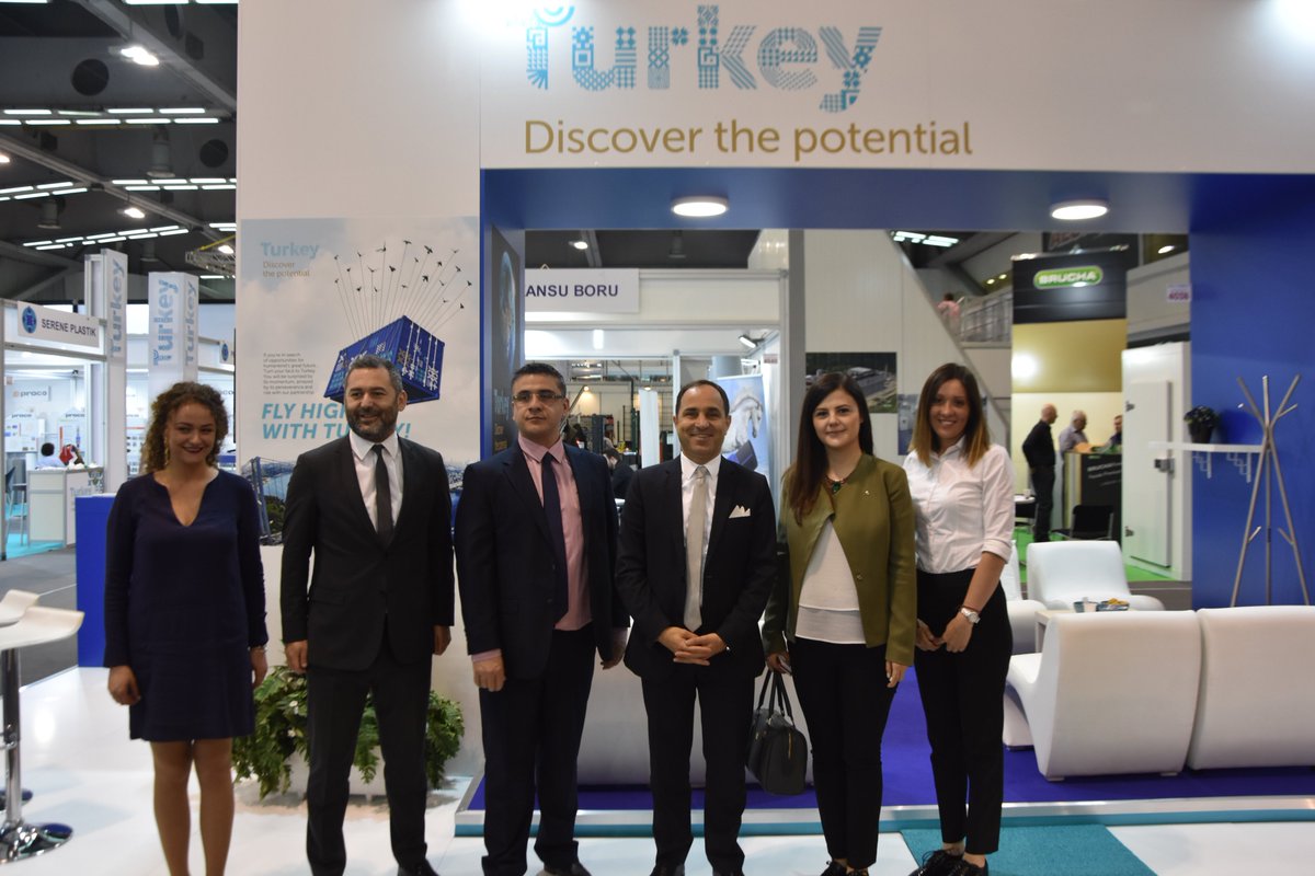 TanjuBilgic's tweet photo. 20 firmamızla ulusal katılım sağladığımız 44. Uluslararası Belgrad Yapı ve Yapı Teknolojileri Fuarı’ndaki (#SEEBBE) standlarımızı ziyaret ettik; iş insanlarımıza başarılar diledik. @_TCEkonomi
🇹🇷🇷🇸 https://t.co/JptGEjojI6