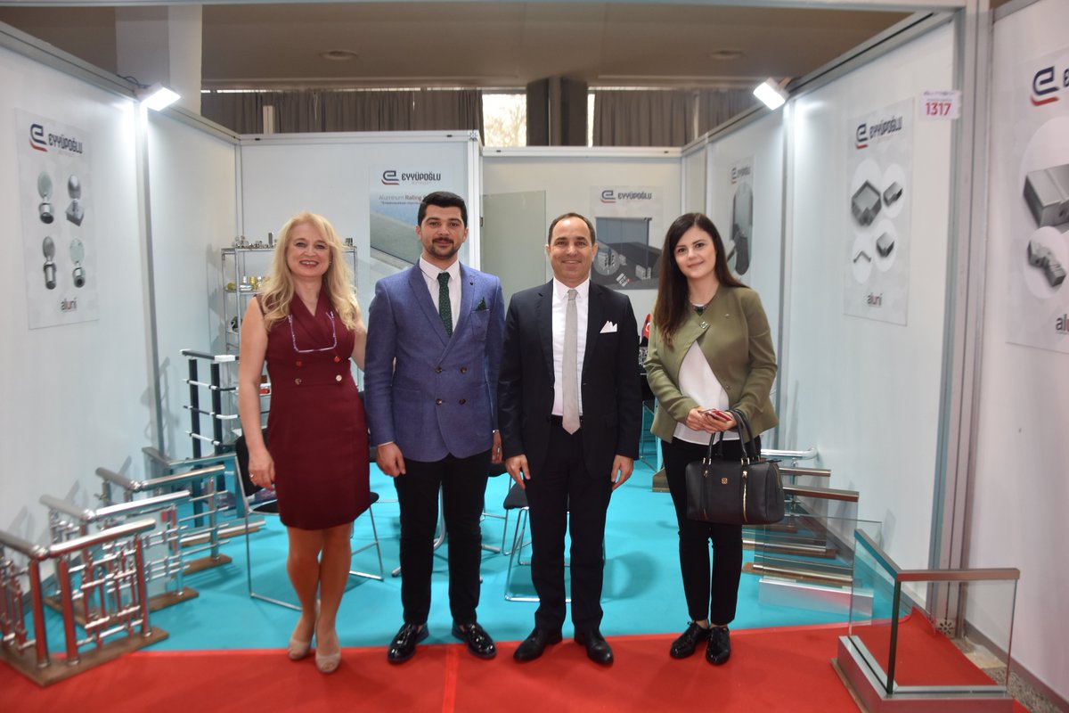 TanjuBilgic's tweet photo. 20 firmamızla ulusal katılım sağladığımız 44. Uluslararası Belgrad Yapı ve Yapı Teknolojileri Fuarı’ndaki (#SEEBBE) standlarımızı ziyaret ettik; iş insanlarımıza başarılar diledik. @_TCEkonomi
🇹🇷🇷🇸 https://t.co/JptGEjojI6