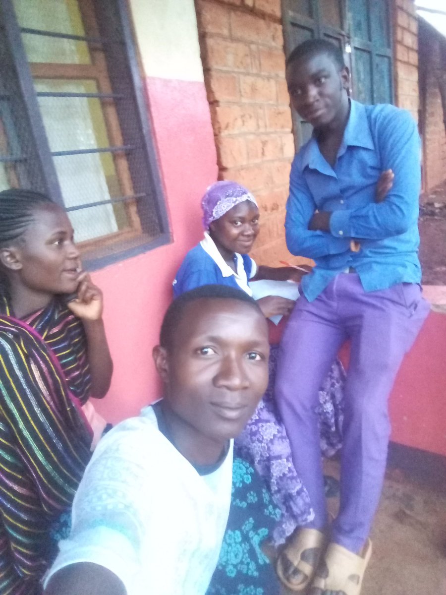 IssackKatabizi's tweet photo. Vijana wa kazi waraghabishi kijiji cha Rusohoko kata ya Rusohoko tukiwa katka majadiliano yanayohusu kazi yetu ya uraghabishi https://t.co/m2PqSfGGey