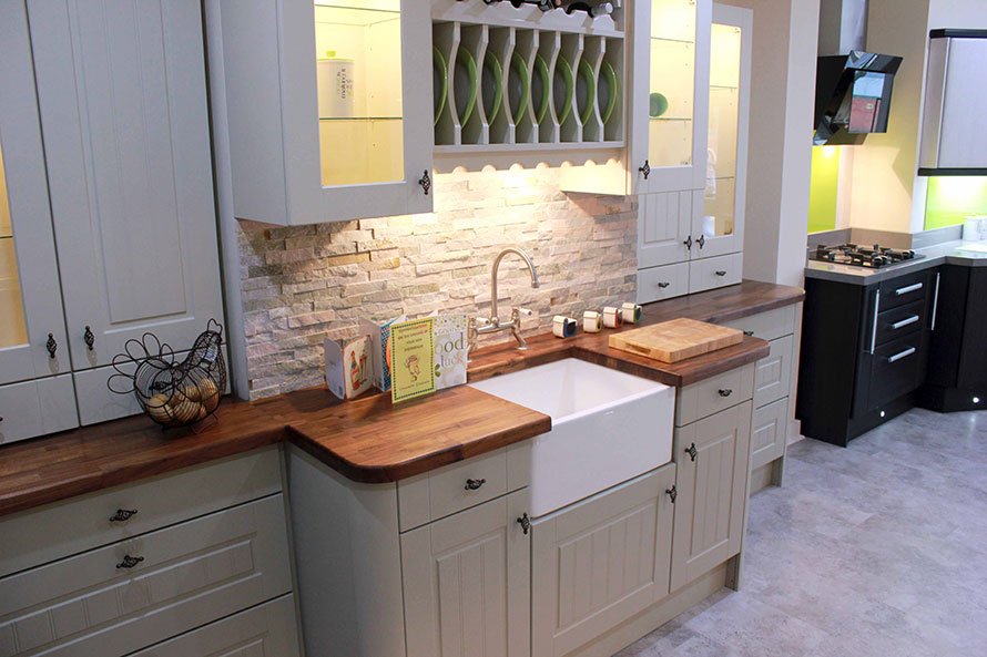 ddoorsfranchise's tweet image. Award-winning kitchen retailer Dream Doors seeks new franchisees throughout Scotland.  Visit us at Franchise Opportunities Scotland, Grand Central, Glasgow on the 25th April.  Book your free tickets to #FOS18.  bit.ly/2JVKt0y