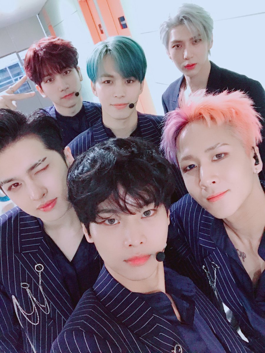 RealVIXX tweet picture
