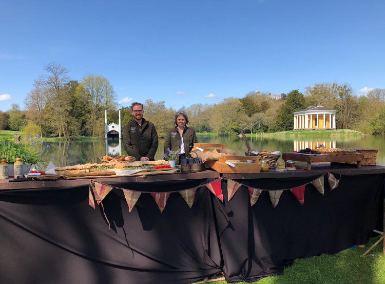 ZeusEventsUK's tweet photo. Drinks &amp; nibbles are served thanks to @ChaseDistillery @FieldingsGC @EJChurchill #Zeusshoot 🍸☀️👍🏼🍴 https://t.co/Ib6bWfnJGg