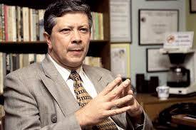 Pablo_Cala's tweet photo. Hace 20 años la estrategia militar encubierta del Estado colombiano asesinó a nuestro amigo y maestro EDUARDO UMAÑA MENDOZA 
..
20 años después, EDUARDO sigue presente en mujeres y hombres que continúan la defensa de los derechos humanos, de los derechos de los pueblos @SINOLVIDO https://t.co/kZbzi51fgD