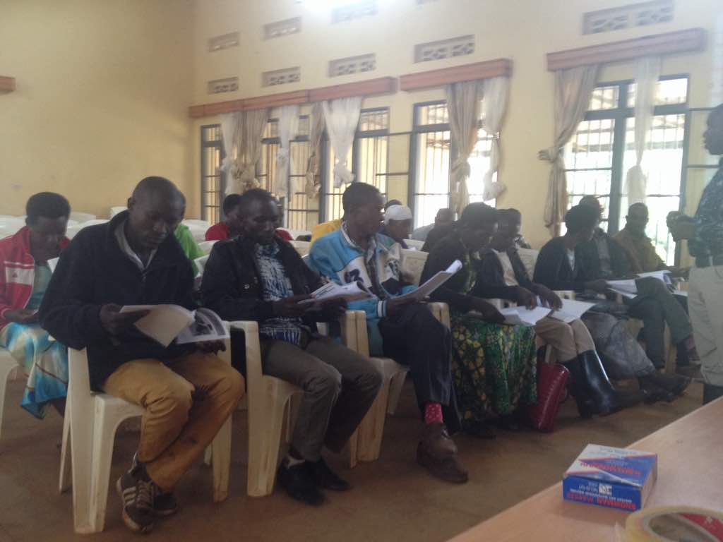 Rwanda_SMAP's tweet photo. Coop management and Gender training which is one of important component of SMAP activities is holding at Mpanga sector of @KireheDistrict now. It is already 3rd years for @KireheDistrict to implement SMAP activities by themselves!!! https://t.co/a5QFyZEqCg