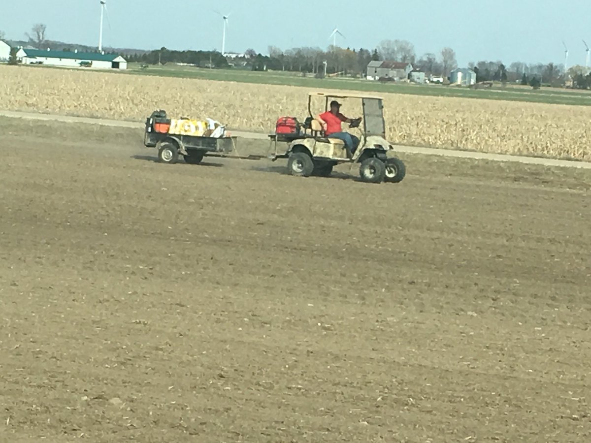 MdMcLean1's tweet photo. April 18, 2016 ... It was hot.. @aaron_stevanus rocking the plot mobile.. @amslat showed up in shorts.. And the beer that was delivered tasted 👌.. #RealSpringMemories #Corn16 #NoSpring18 https://t.co/7oRGCzdoPP
