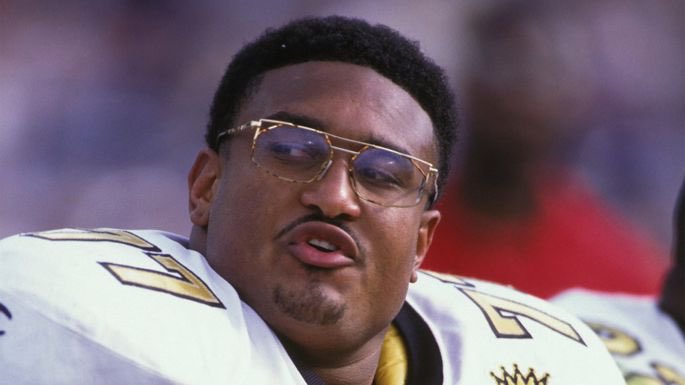 Happy birthday to Saints/Chiefs Hall of Famer I need to get those shades  